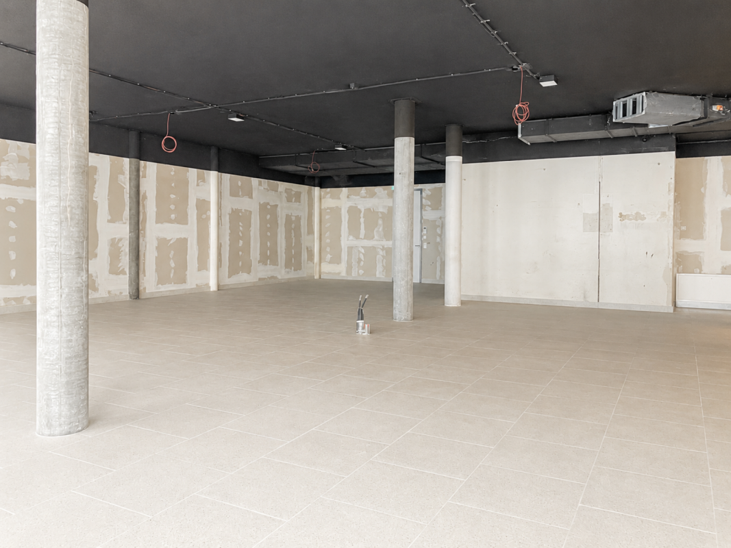 175m² commercial