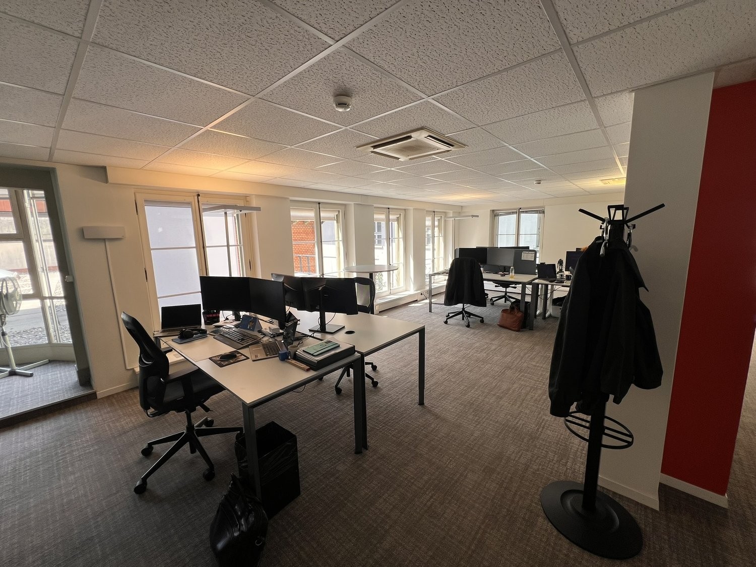 Office, photo 4 of 8