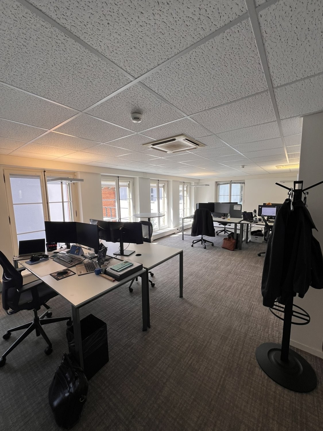 Office, photo 5 of 8
