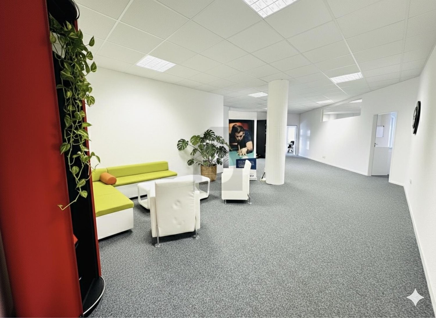 250m² office, photo 1 of 4