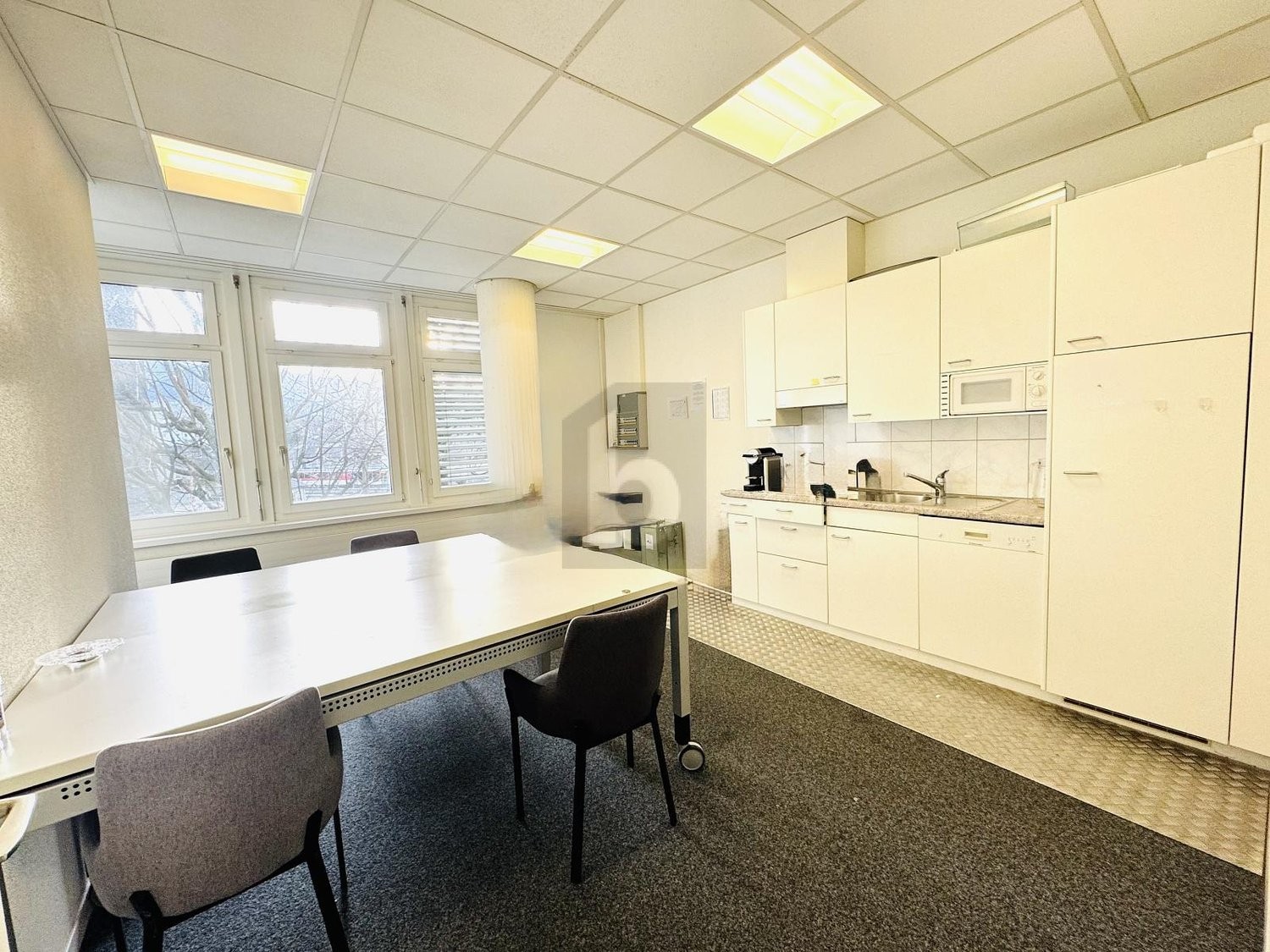 250m² office, photo 3 of 4
