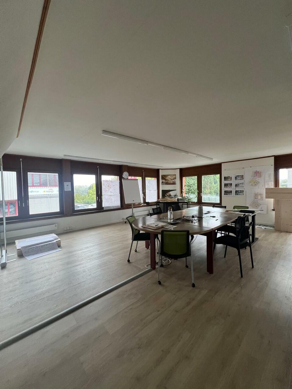 Office, photo 4 of 5
