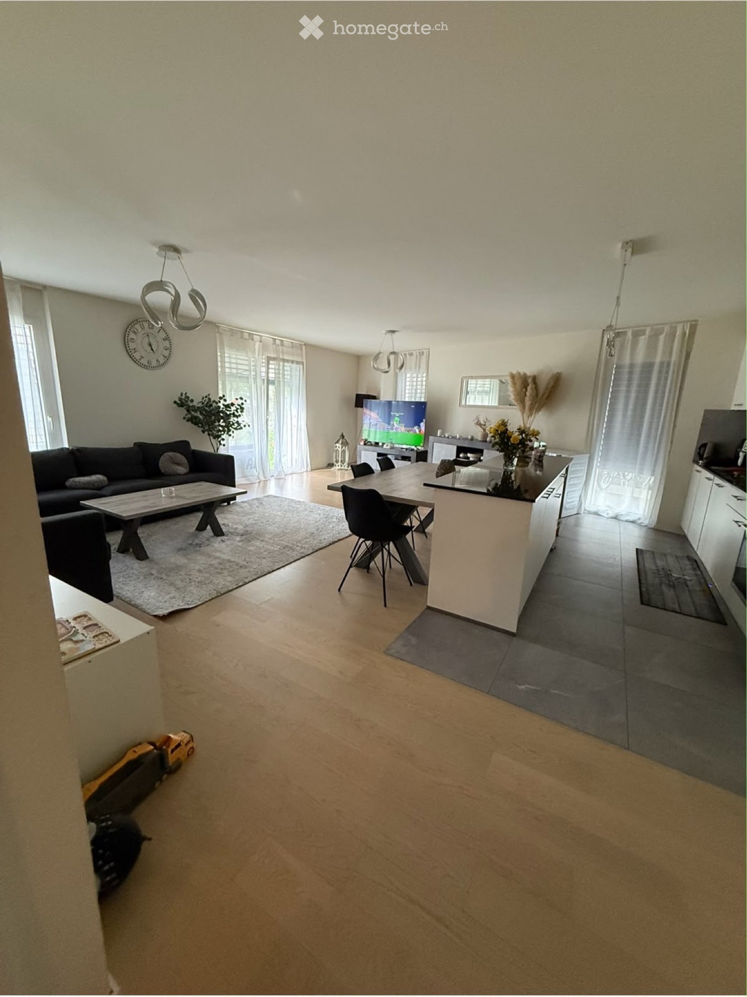3 rooms apartment, photo 2 of 2