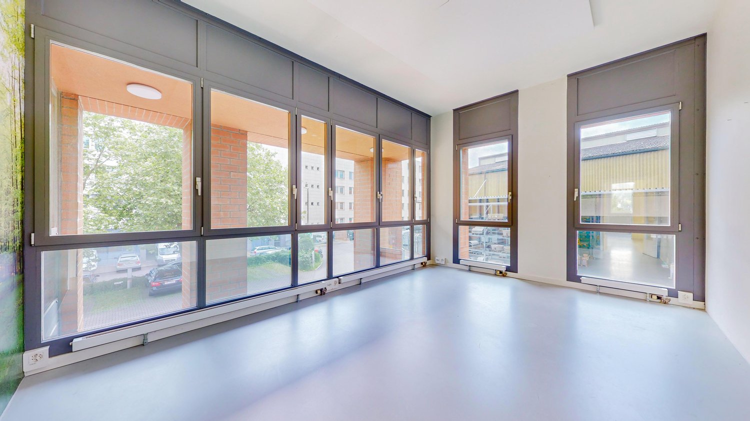 140m² office