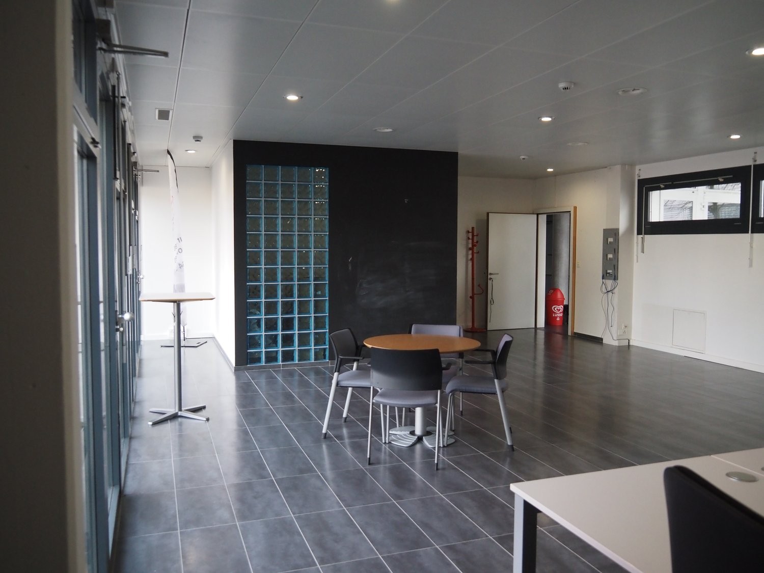 82m² shop, photo 3 of 5