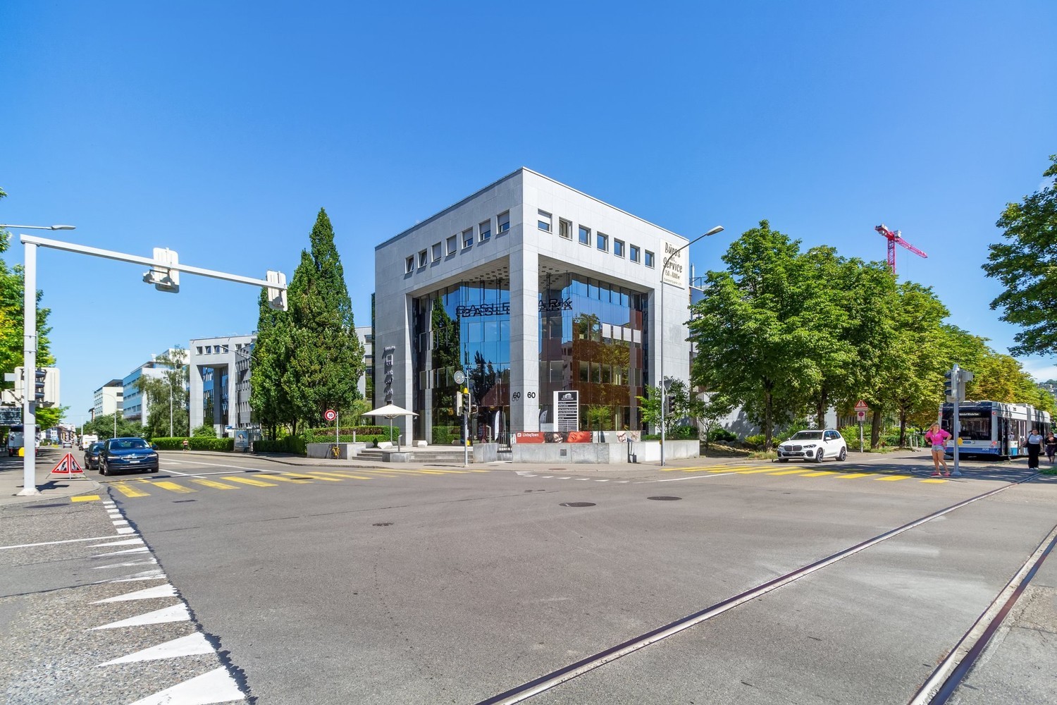 1126m² office, photo 1 of 10