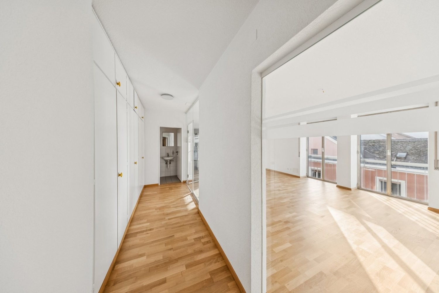 4 rooms apartment, photo 6 of 10