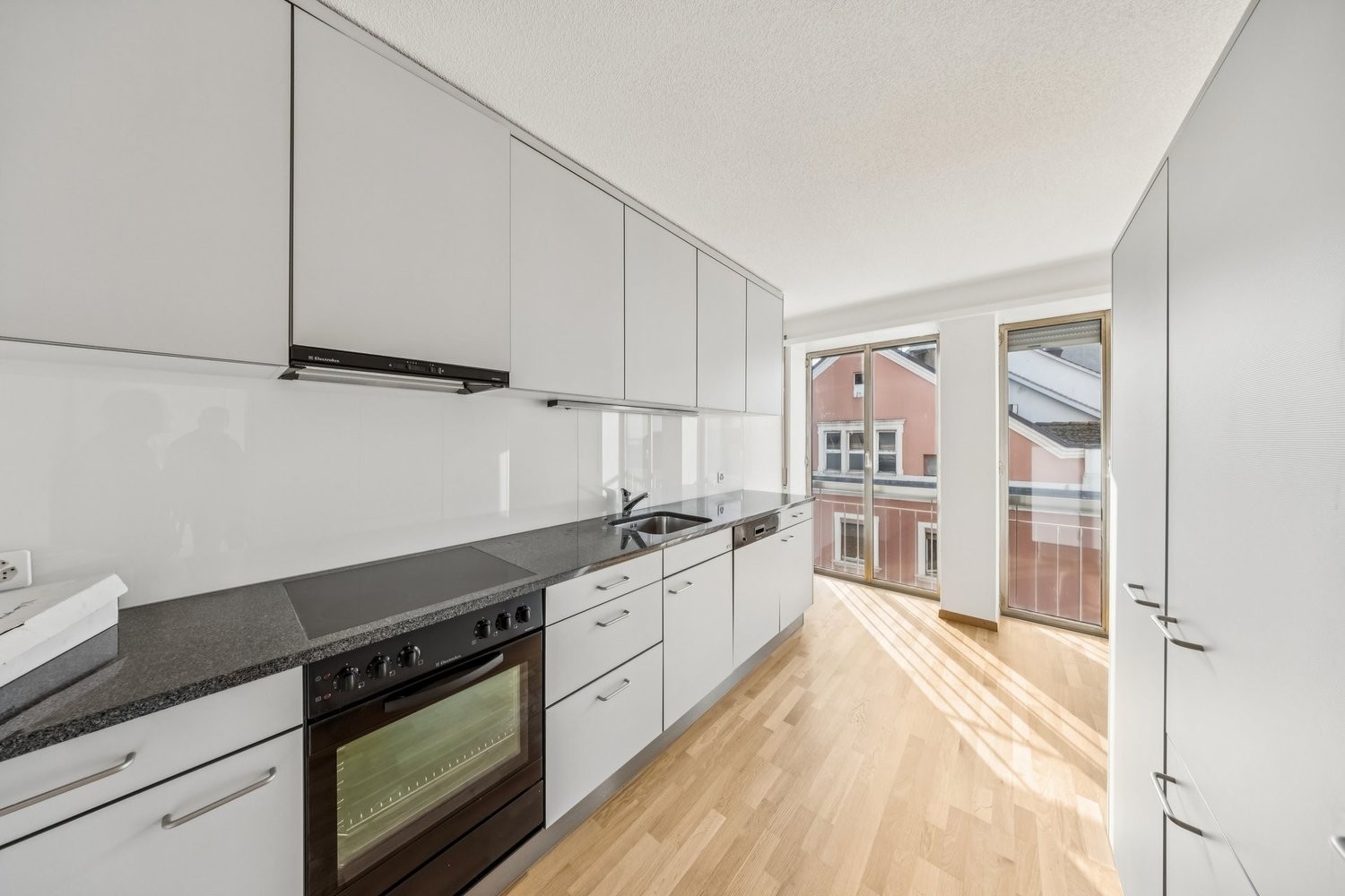 4 rooms apartment, photo 2 of 10