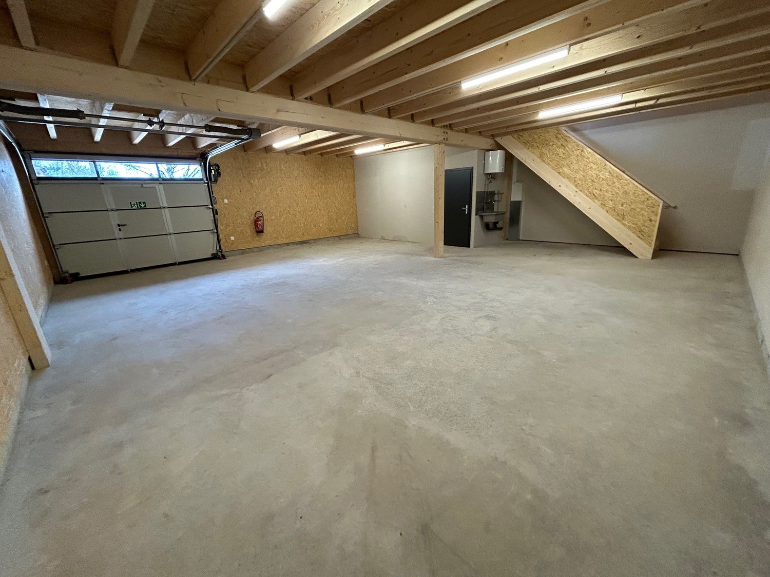Storage room, photo 5 of 10