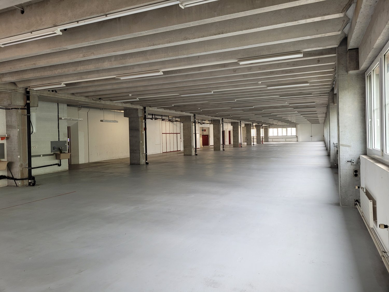 322m² industrial object, photo 6 of 9