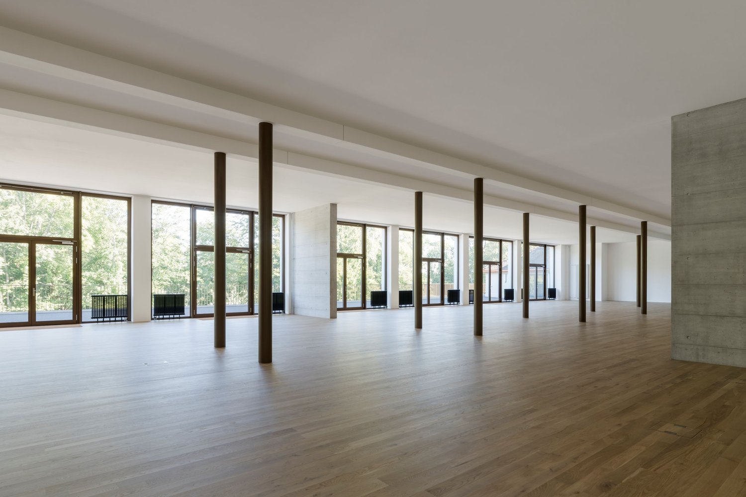 230m² commercial, photo 3 of 8