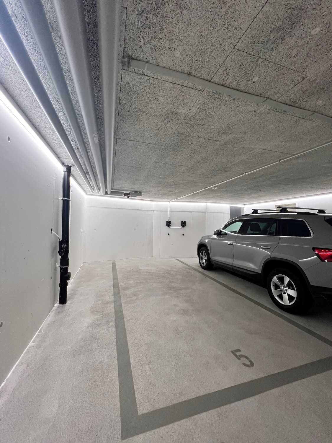 Underground slot, photo 1 of 2