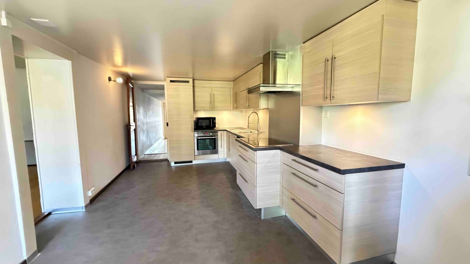 6 rooms apartment