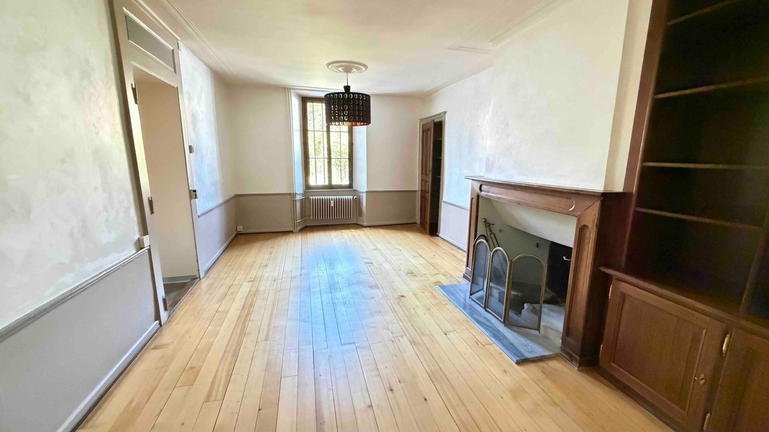 6 rooms apartment