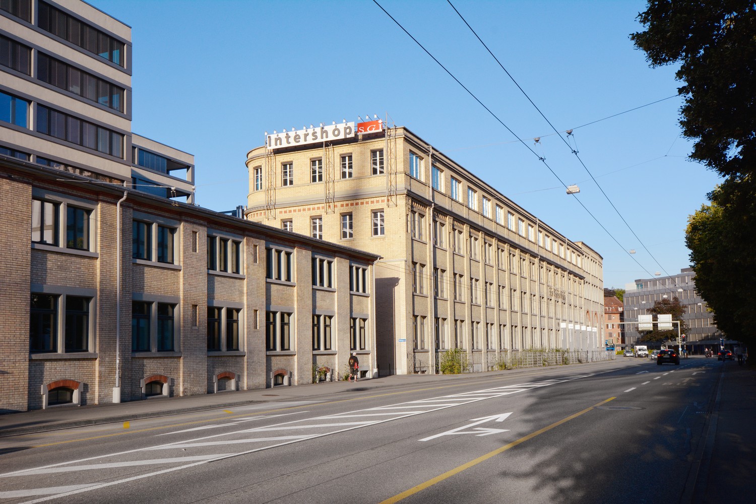 442m² office, photo 2 of 9