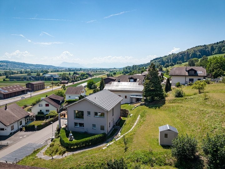 1616m² building land
