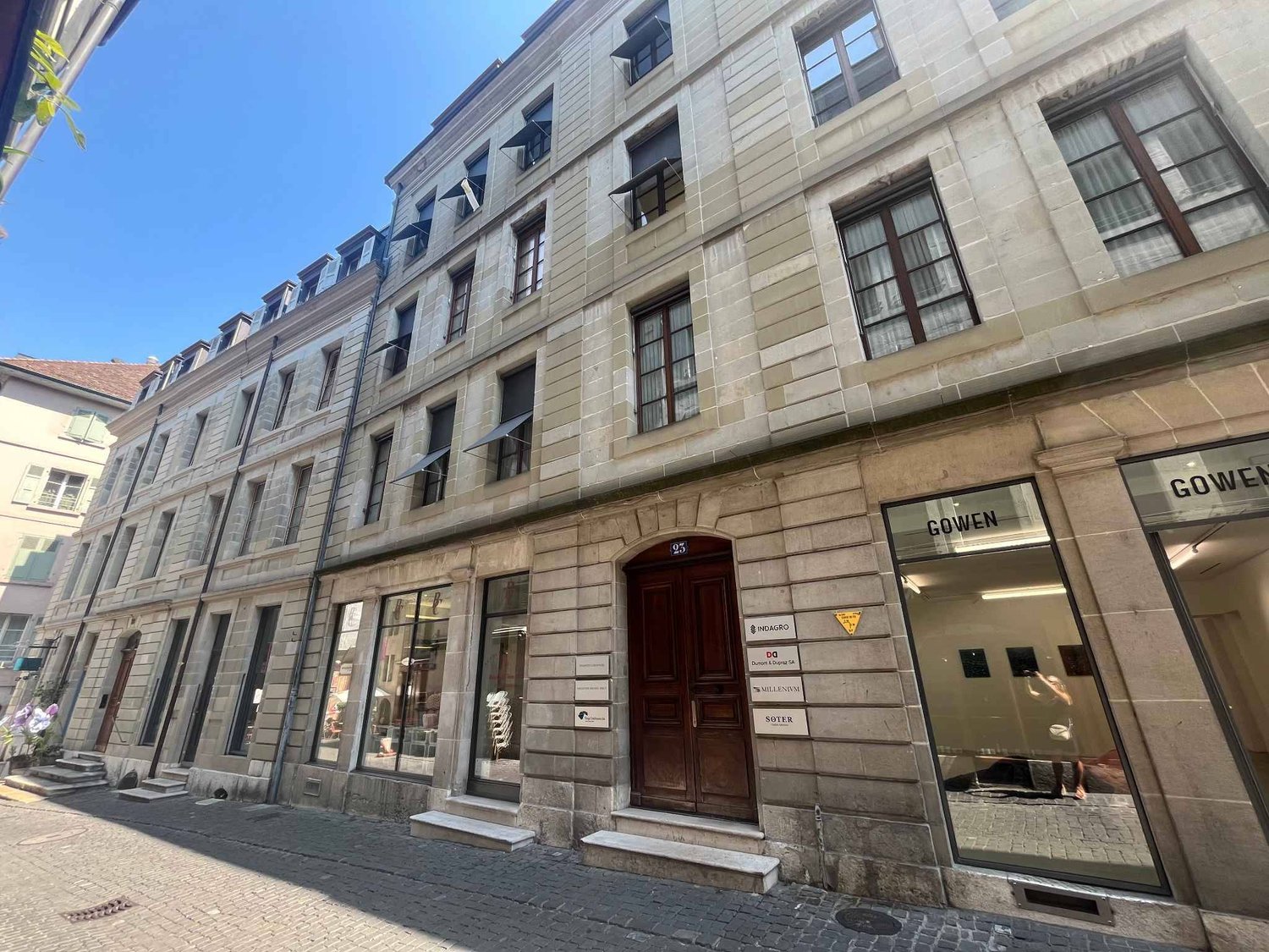 211m² office, photo 1 of 10