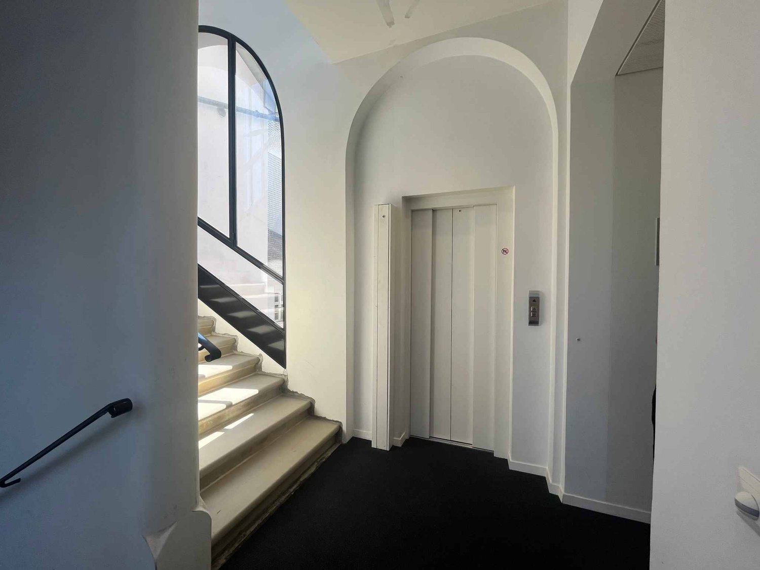 211m² office, photo 4 of 10