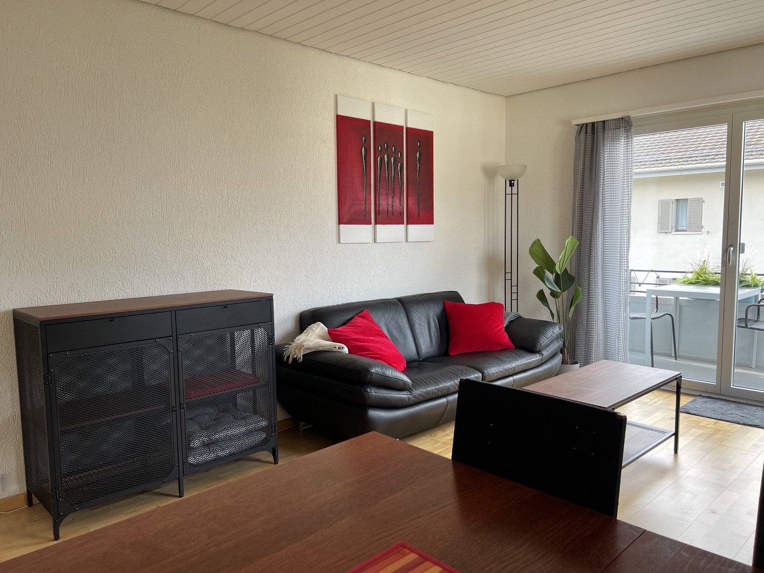 3 rooms apartment, photo 1 of 9