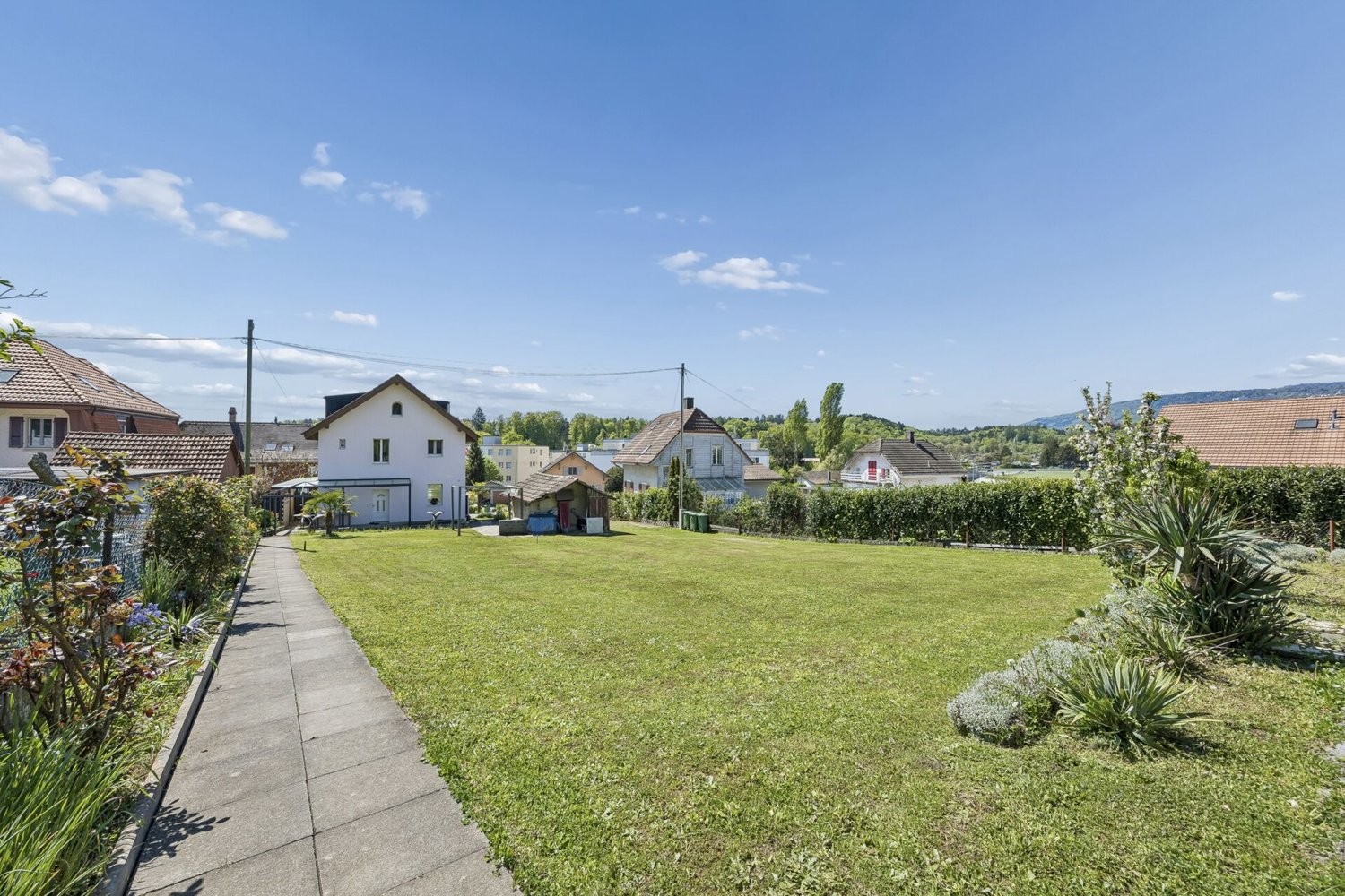 990m² building land