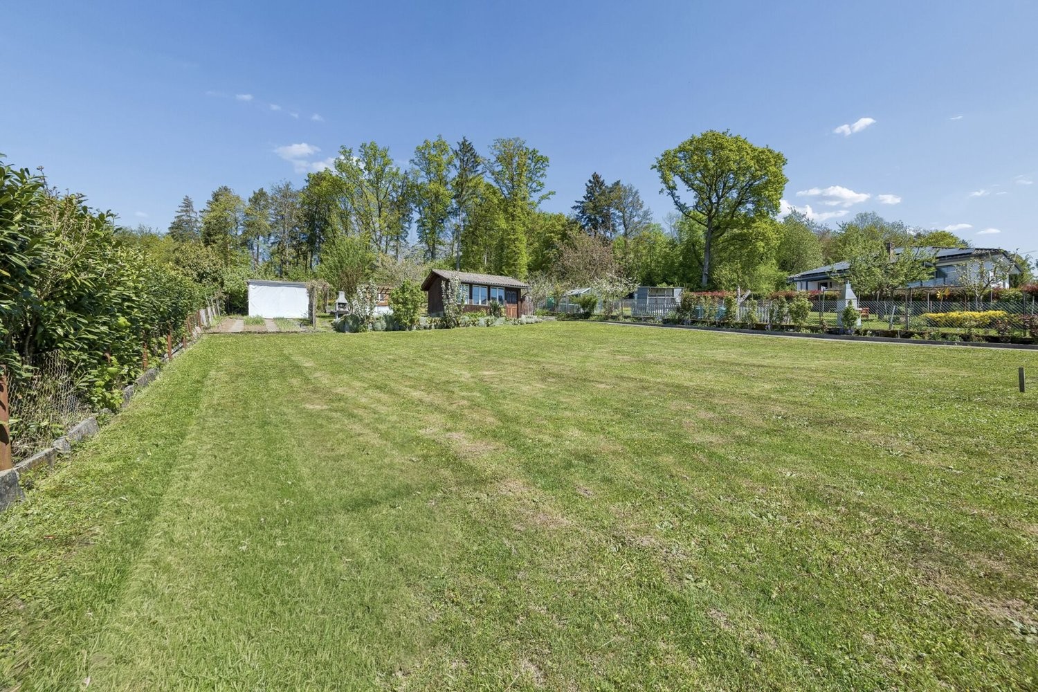 990m² building land