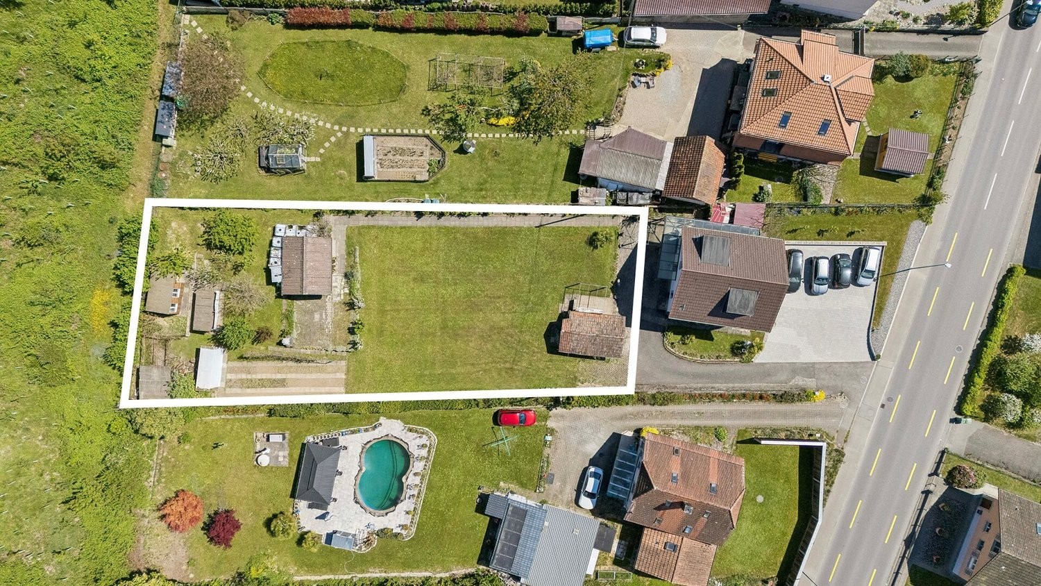 990m² building land