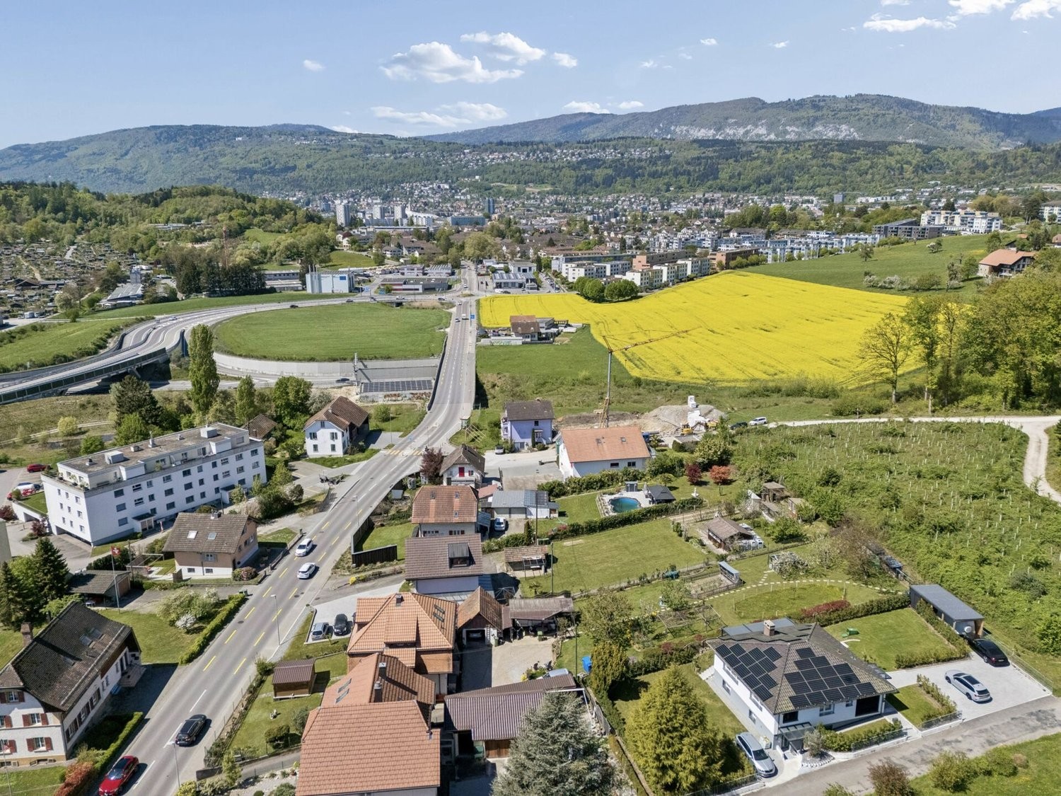 990m² building land
