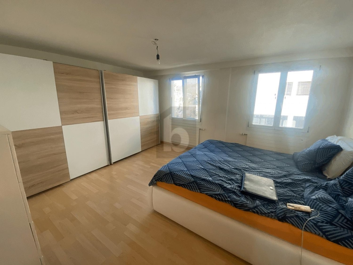5 rooms apartment