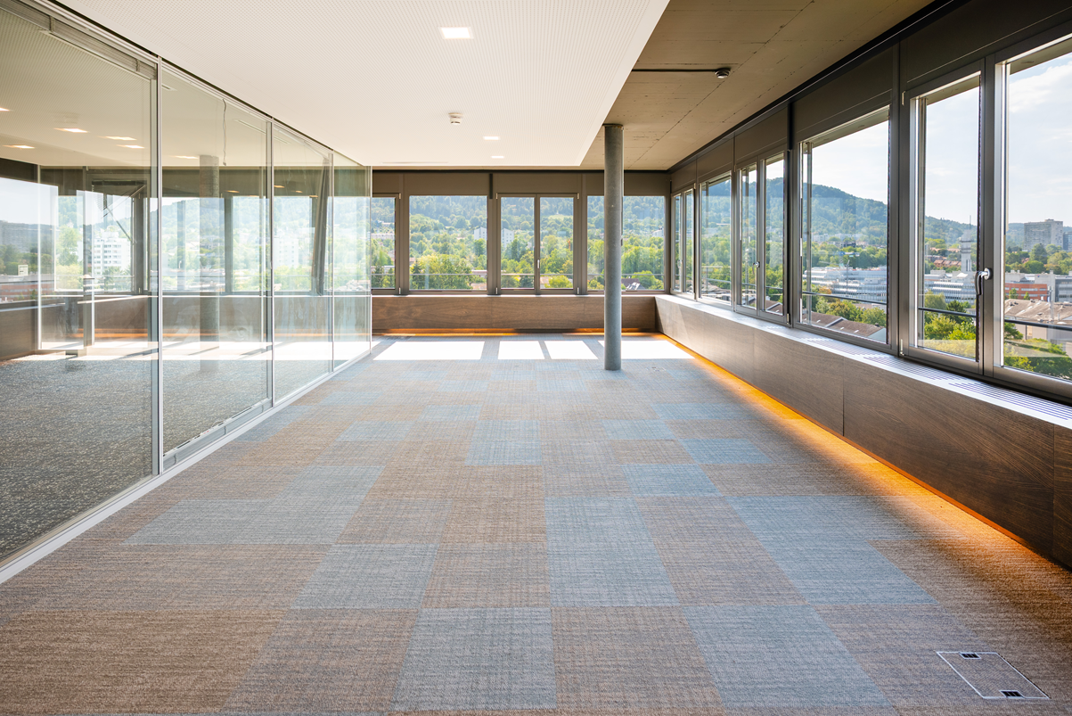 373m² office, photo 3 of 10