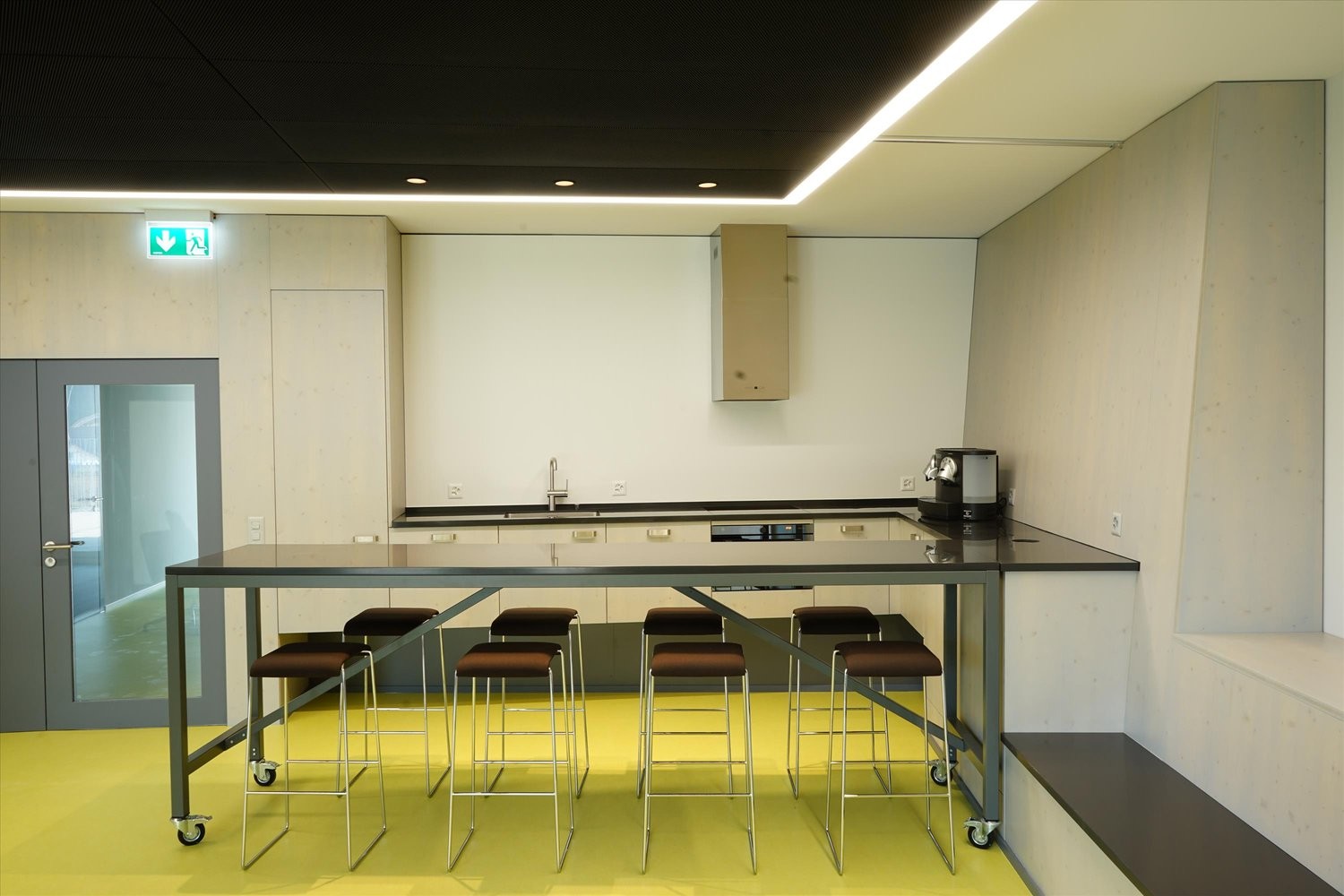 71m² office, photo 3 of 9
