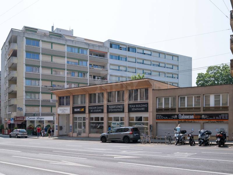 316m² arcade, photo 1 of 5