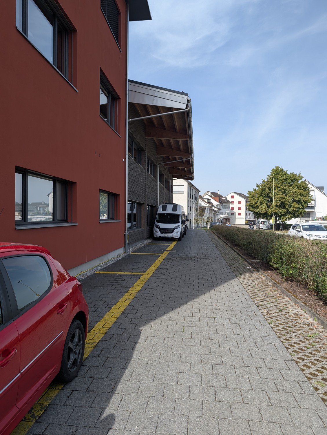 756m² workshop, photo 1 of 10