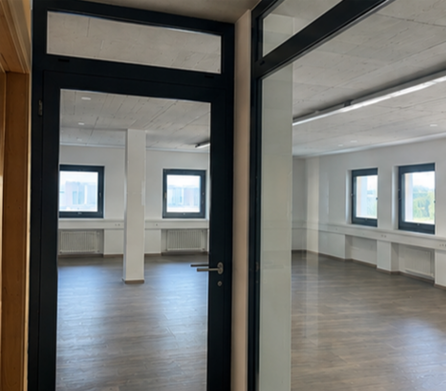 65m² factory, photo 2 of 5