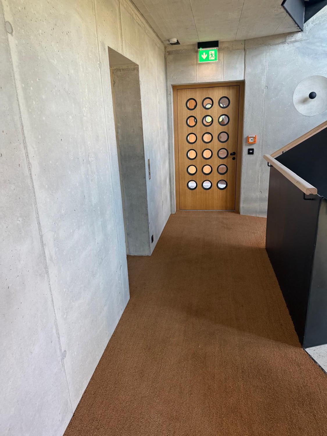 33m² commercial, photo 1 of 6