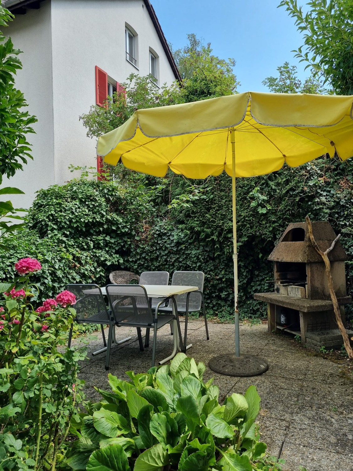 5 rooms apartment