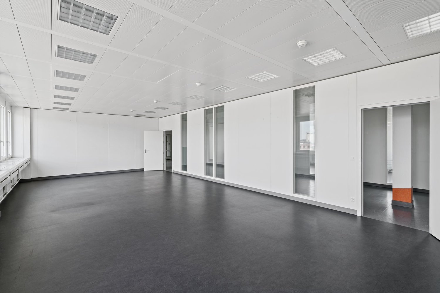 950m² office, photo 6 of 10