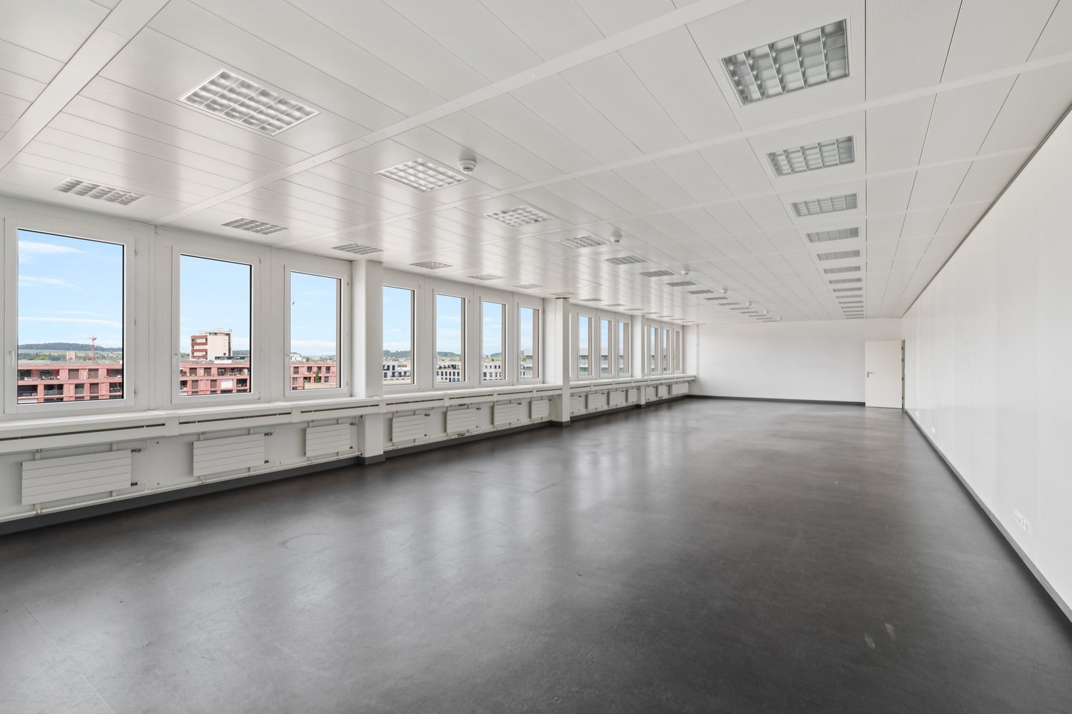 950m² office, photo 8 of 10
