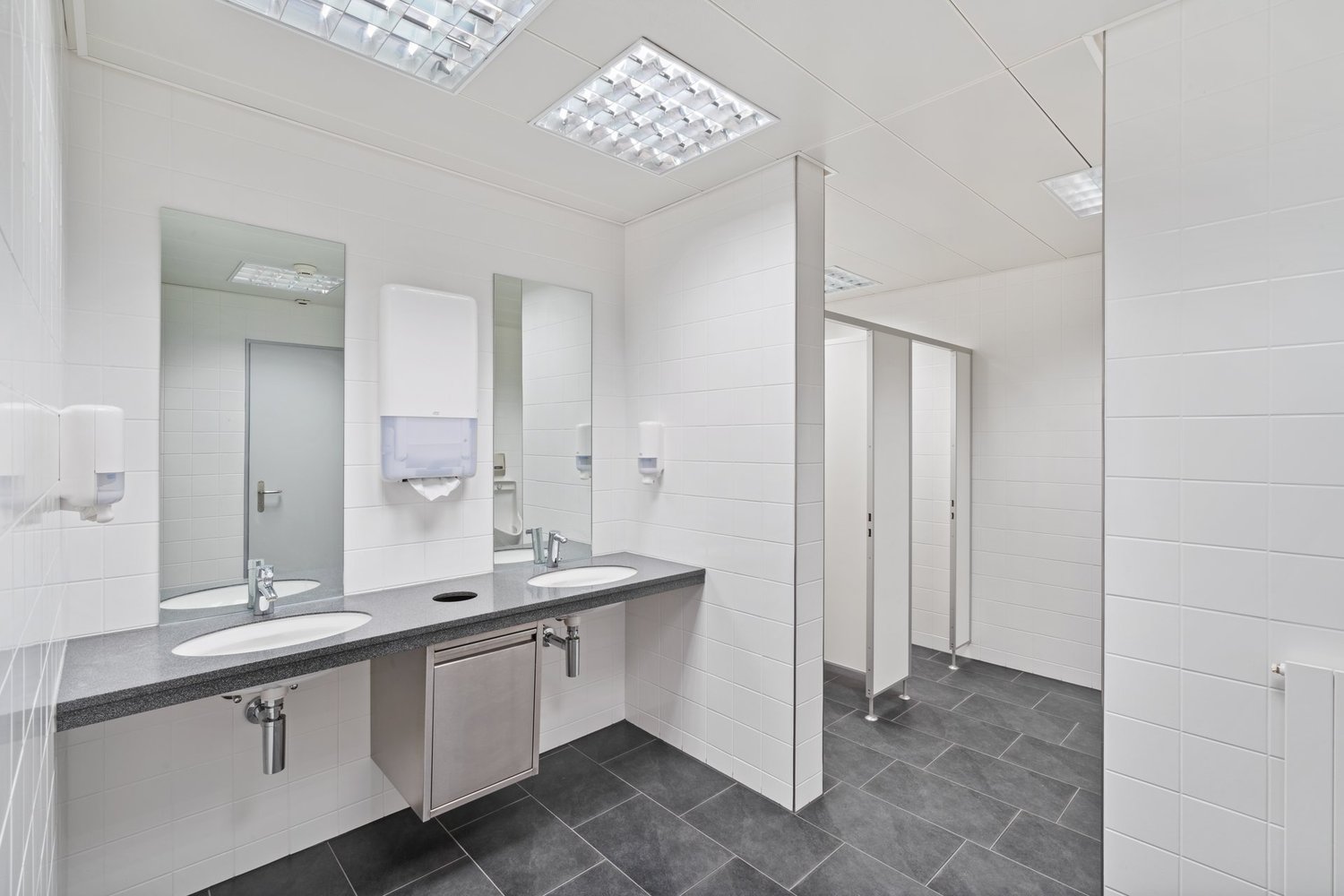 950m² office, photo 10 of 10