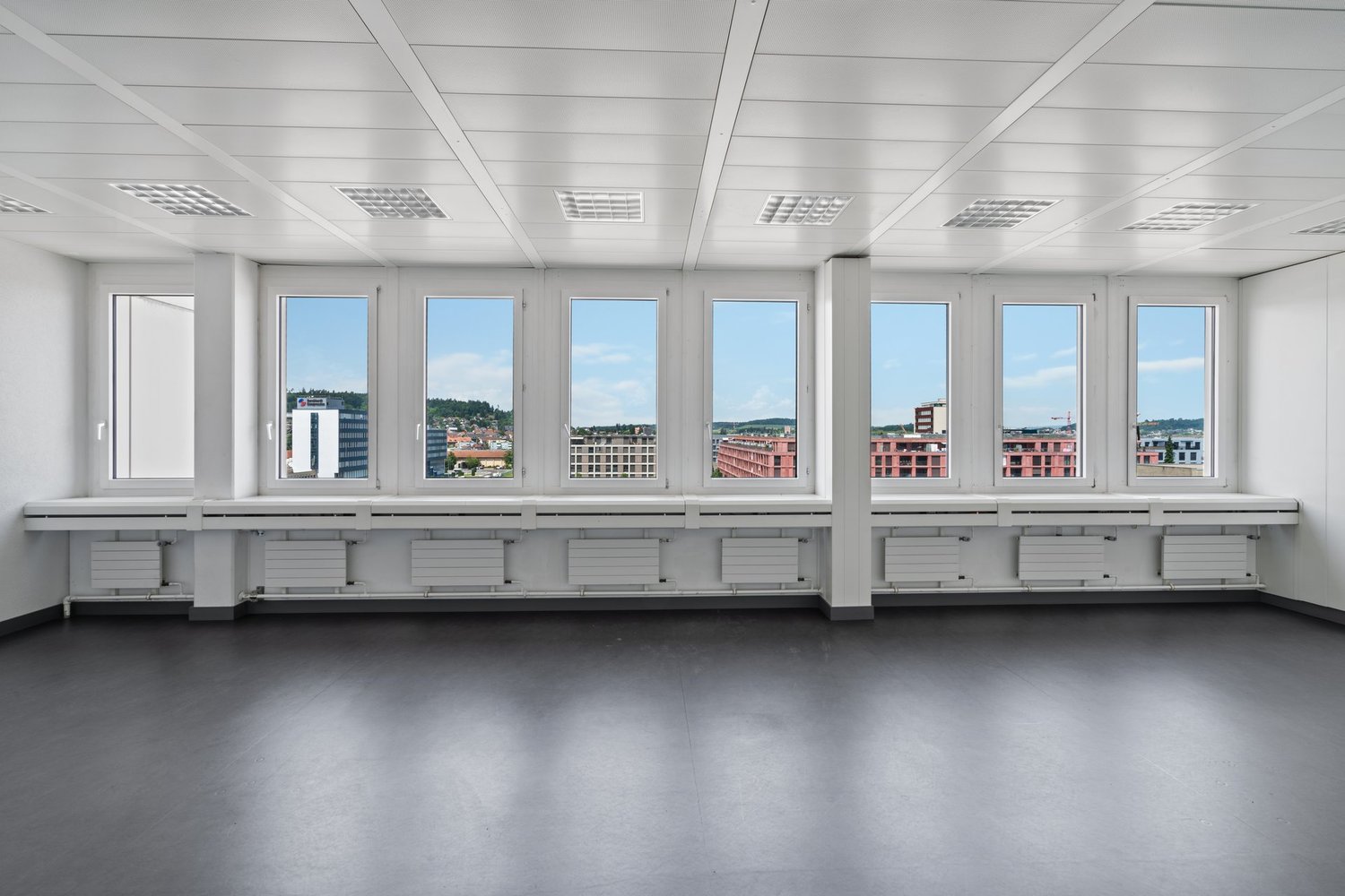 950m² office, photo 5 of 10