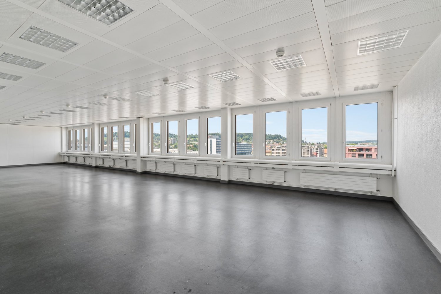 950m² office, photo 7 of 10