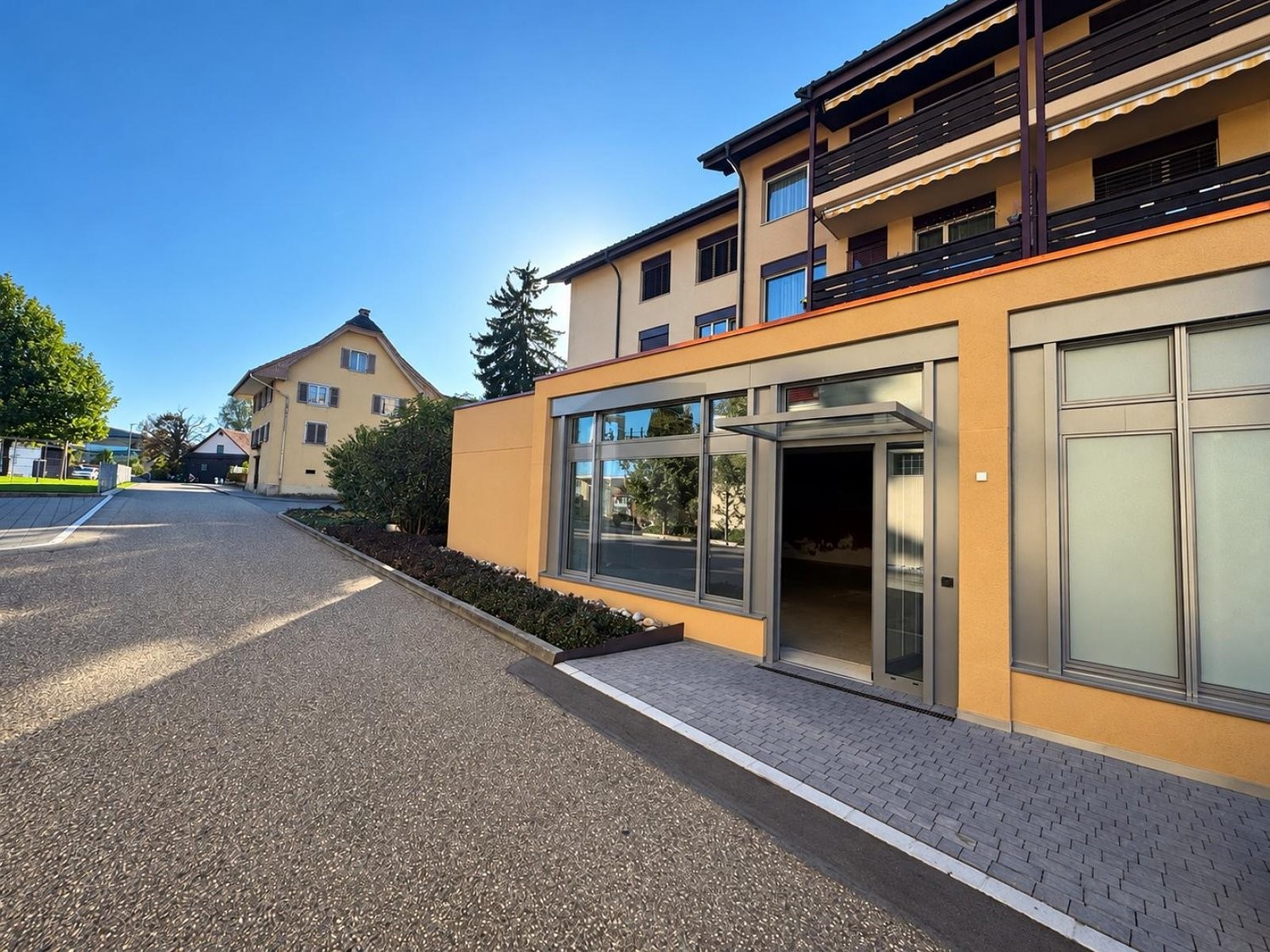 320m² commercial land