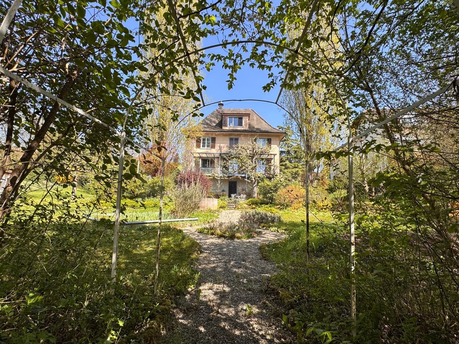 8 ½ rooms villa, photo 4 of 10
