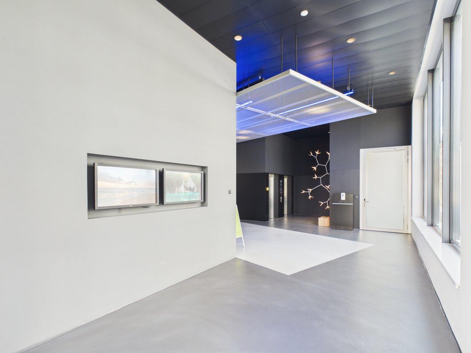 1190m² office, photo 3 of 10