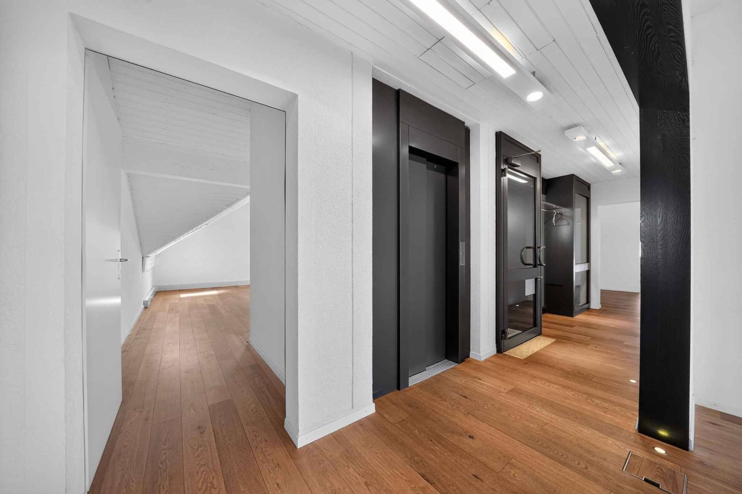 200m² office, photo 2 of 10