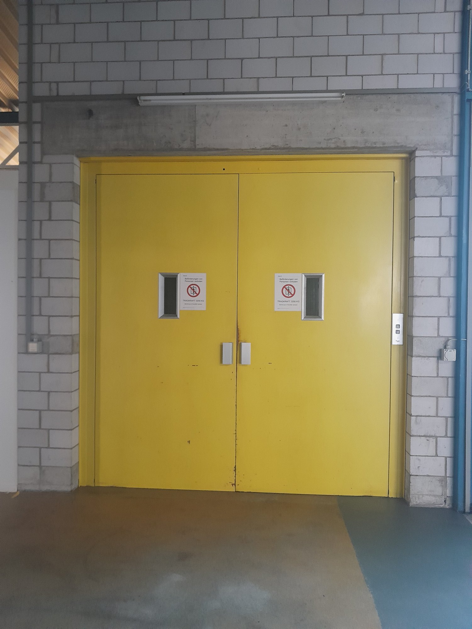 708m² storage room, photo 5 of 7