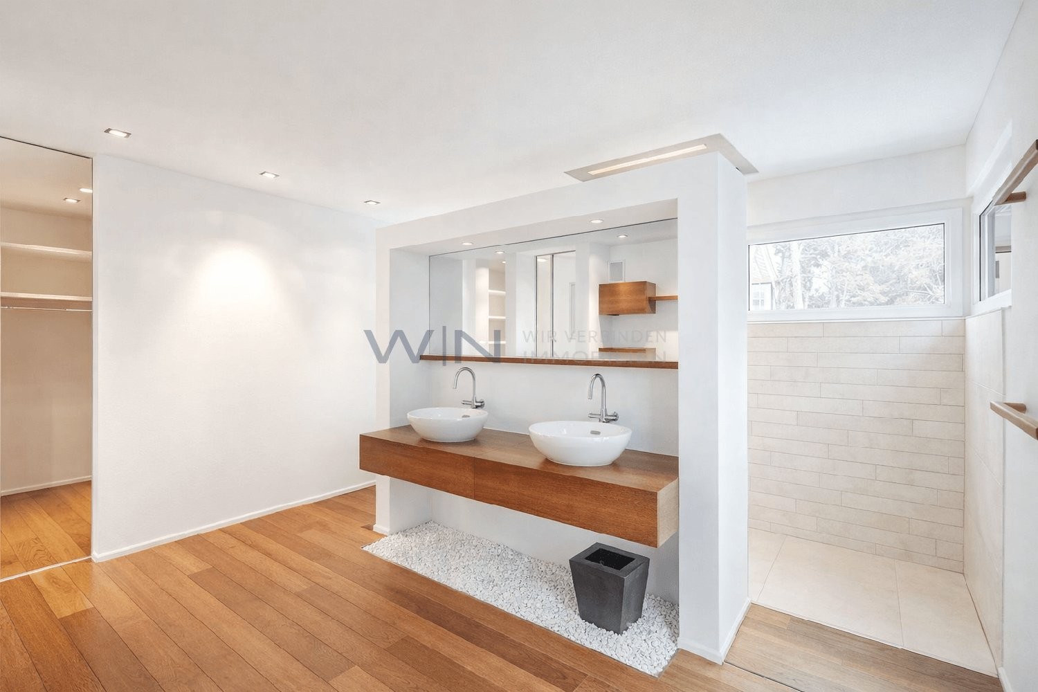 8 ½ rooms villa, photo 4 of 9
