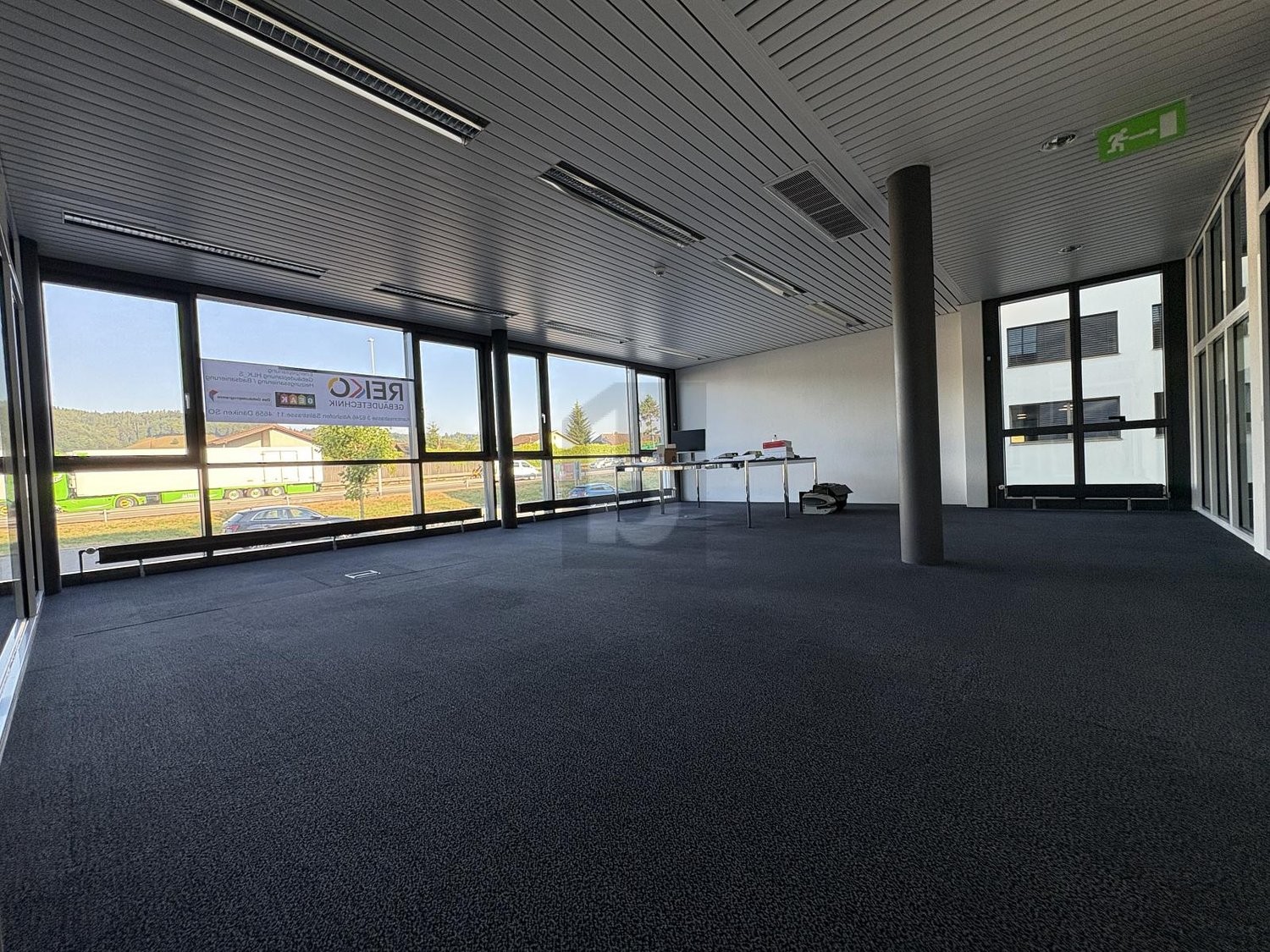 210m² office, photo 1 of 3