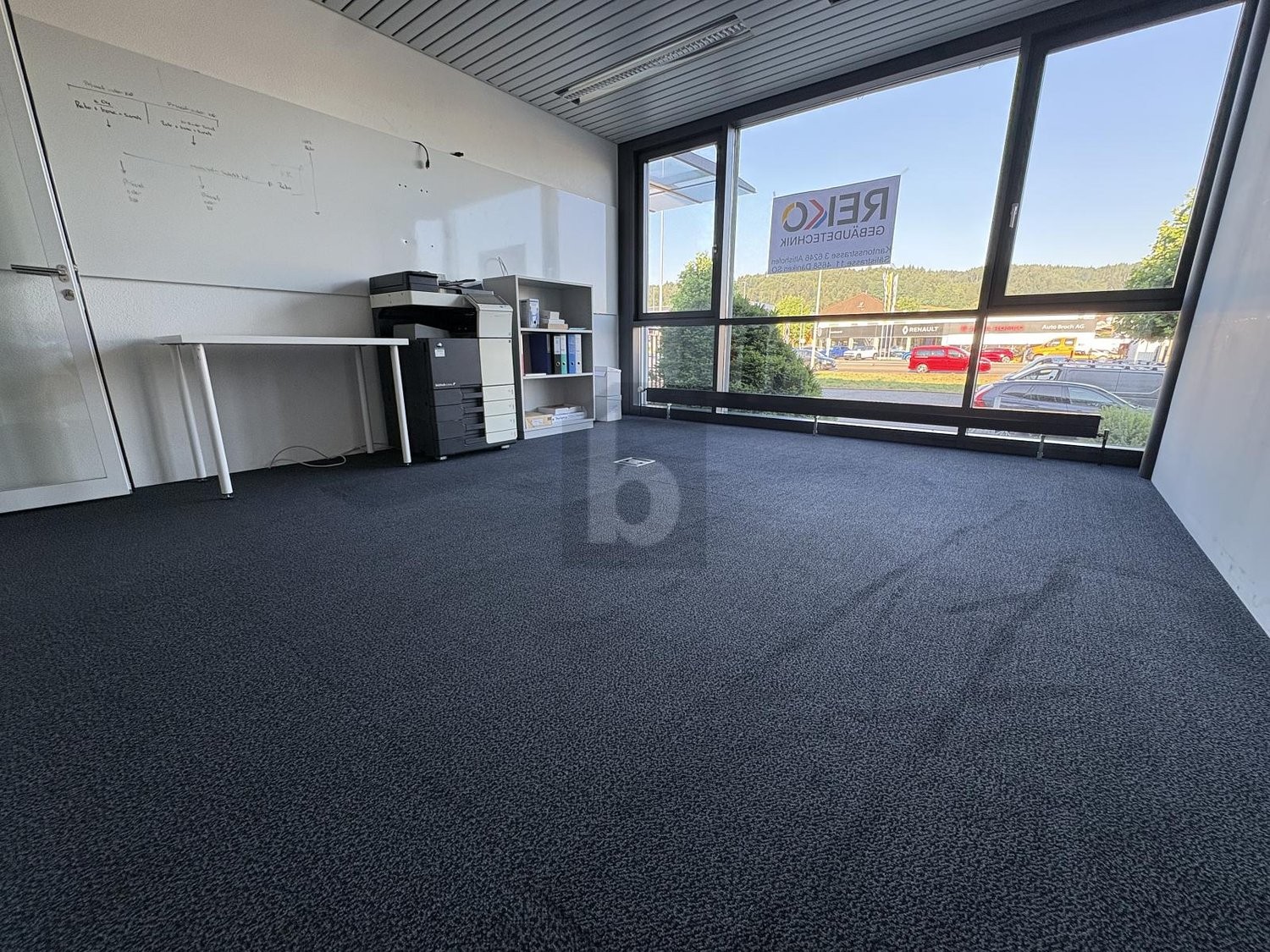 210m² office, photo 3 of 3