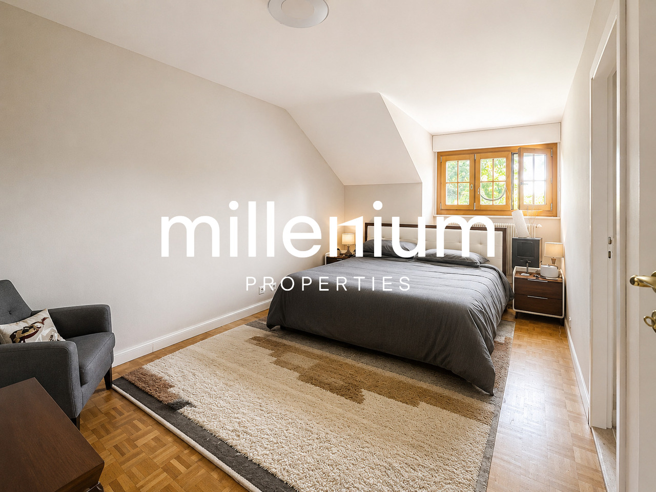 8 rooms single house