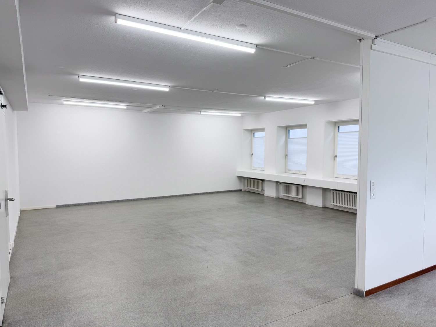 48m² commercial